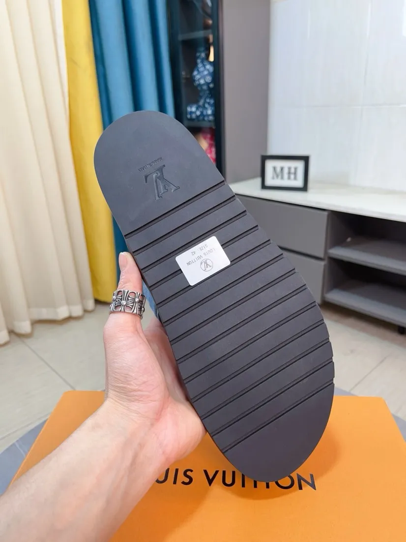 Men's shoes 💰300🌹🌹【LV】Multi-color new men's slippers, original quality top version, original special printed denim➕sheepskin on the inner side, non-slip combination sole, more stable walking, more comfortable and lightweight, high-end and generous, size: 38~44